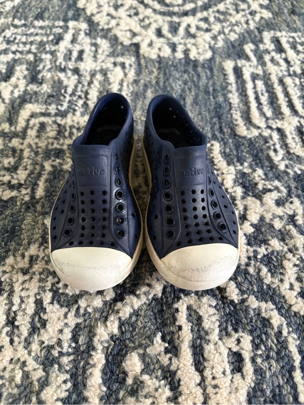 Native Kids Water Shoes Jefferson in Navy and White